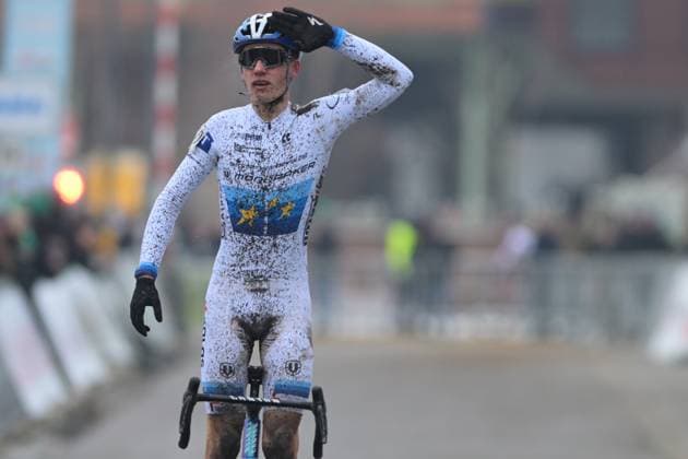 Belgian Lars Peers celebrates as he crosses the finish line to win the Novices second year men race at the Belgian Cyclocross Championships in Beringen on Sunday 11 January 2026. DAVIDxPINTENS  x155115477x