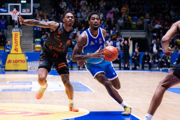 Nike Sibande Niners Chemnitz, 02 , William Christmas Skyliners Frankfurt, 08 GER, BBL, Skyliners Frankfurt vs Niners Chemnitz, SV Basketball, 1 Bundesliga, 15 Matchday, Season 2025 2026 10 01 2026 Eibner Pressefoto Attila Ziga GER, BBL, Skyliners Frankfurt vs Niners Chemnitz, SV Basketball, 1 Bundesliga, 15 Matchday, Season 2025 2026 10 01 2026 Frankfurt am Main Copyright: xEibner-Pressefotox EP_AZA