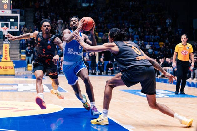 Nike Sibande Niners Chemnitz, 02 , William Christmas Skyliners Frankfurt, 08 GER, BBL, Skyliners Frankfurt vs Niners Chemnitz, SV Basketball, 1 Bundesliga, 15 Matchday, Season 2025 2026 10 01 2026 Eibner Pressefoto Attila Ziga GER, BBL, Skyliners Frankfurt vs Niners Chemnitz, SV Basketball, 1 Bundesliga, 15 Matchday, Season 2025 2026 10 01 2026 Frankfurt am Main Copyright: xEibner-Pressefotox EP_AZA