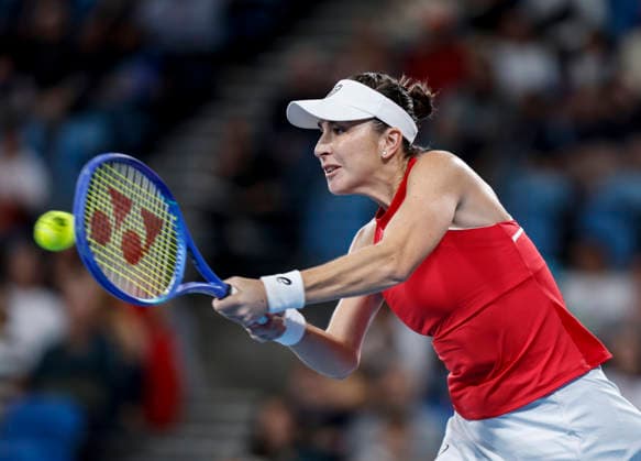 (260111) -- SYDNEY, Jan. 11, 2026 -- Belinda Bencic of Switzerland hits a return during the women s singles match against Iga Swiatek of Poland at the 2026 United Cup tennis tournament final in Sydney, Australia, Jan. 11, 2026. ) (SP)AUSTRALIA-SYDNEY-TENNIS-UNITED CUP-FINAL-POL VS SUI MaxPing 