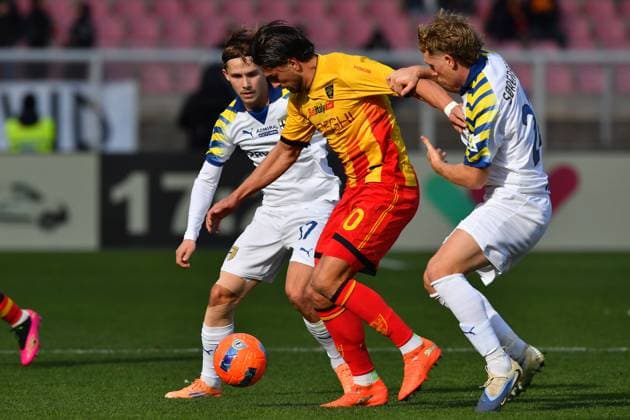 Lecce™s right wing Santiago Pierotti (50 US Lecce) and Parma s Central Midfielder Oliver Sorensen (22 Parma Calcio 1913) in action during the Serie A Enilive soccer matchday 20 between US Lecce and Parma Calcio 1913 at the Via del Mare Stadium in Lecce, Italy, Sunday, January 11, 2026. (Credit Image: Giovanni Evangelista LaPresse)  Copyright: xGiovannixEvangelista LaPressex