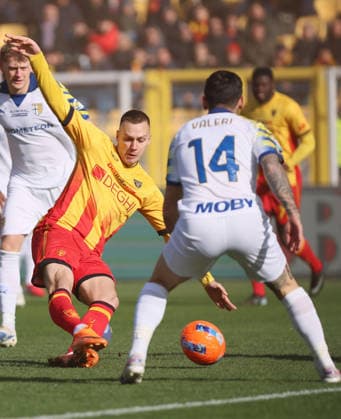 January 11, 2026, Lecce, Italia: US Lecce s Nikola Stulic (L) scores a goal during the Italian Serie A soccer match US Lecce vs Parma Calcio at the Via del Mare stadium in Lecce, Italy, 11 January 2026. ANSA ABBONDANZA SCURO LEZZI Serie A - Lecce- Parma  - ZUMAa110 20260111_zaf_a110_004 Copyright: xAbbondanzaxScuroxLezzix