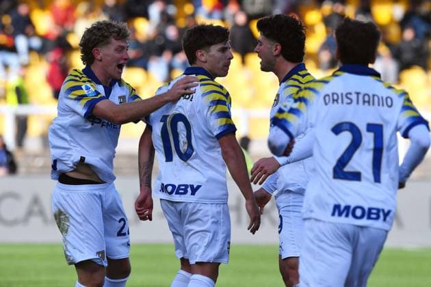 Parma s Central Midfielder Adrian BernabÃ (10 Parma Calcio 1913) celebrates during the Serie A Enilive soccer matchday 20 between US Lecce and Parma Calcio 1913 at the Via del Mare Stadium in Lecce, Italy, Sunday, January 11, 2026. (Credit Image: Giovanni Evangelista LaPresse)  Copyright: xGiovannixEvangelista LaPressex