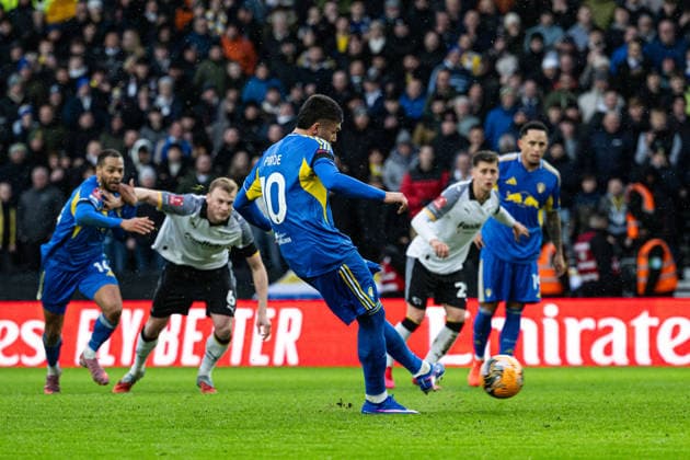 11th January 2026; Pride Park, Derby, Derbyshire, England; FA Cup Football, Derby County versus Leeds United; Joel Piroe of Leeds United takes a penalty kick but it is saved by Jacob Widell Zetterstrom of Derby County  GodfreyxPitt Content restricted for UK based newspaper