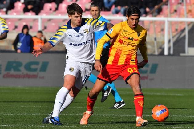 Lecce s midfielder Youssef Maleh (93 US Lecce) and Parma s Central Midfielder Adrian BernabÃ (10 Parma Calcio 1913) in action during the Serie A Enilive soccer matchday 20 between US Lecce and Parma Calcio 1913 at the Via del Mare Stadium in Lecce, Italy, Sunday, January 11, 2026. (Credit Image: Giovanni Evangelista LaPresse)  Copyright: xGiovannixEvangelista LaPressex