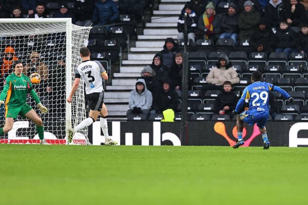 Derby County v Leeds United, Emirates FA Cup Wilfried Gnonto of Leeds United scores to make it 1-1 during the Derby County v Leeds United Emirates FA Cup Third Round match at Pride Park Stadium, Derby, England on 11 January 2026 Credit: Ryan Crockett Every Second Media Editorial use only. All images are copyright Every Second Media Limited. No images may be reproduced without prior permission. All rights reserved. Premier League and Football League images are subject to licensing agreements with Football DataCo Limited. see https: www.football-dataco.com Copyright: xIMAGO EveryxSecondxMediax ESM-1751-0049 RyanxCrockettx xEveryxSecondxMediax