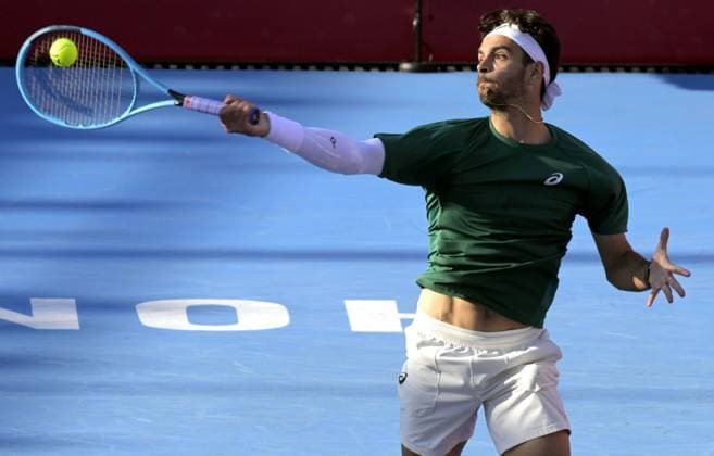 (260111) -- HONG KONG, Jan. 11, 2026 -- Lorenzo Musetti competes during the men s singles final between Alexander Bublik of Kazakhstan and Lorenzo Musetti of Italy at the ATP, Tennis Herren Hong Kong Open tennis tournament in Hong Kong, China, Jan. 11, 2026. ) (SP)CHINA-HONG KONG-TENNIS-ATP HONG KONG OPEN (CN) LoxPingxFai 