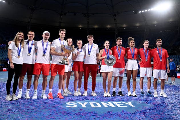 TENNIS UNITED CUP SYDNEY, Team Poland and Team Switzerland pose for photographs following the 2026 United Cup final between Poland and Switzerland at Ken Rosewall Arena in Sydney, Sunday, January 11, 2026. ( NO ARCHIVING, EDITORIAL USE ONLY SYDNEY NEW SOUTH WALES AUSTRALIA  Copyright: xDANxHIMBRECHTSx 20260112159299077470