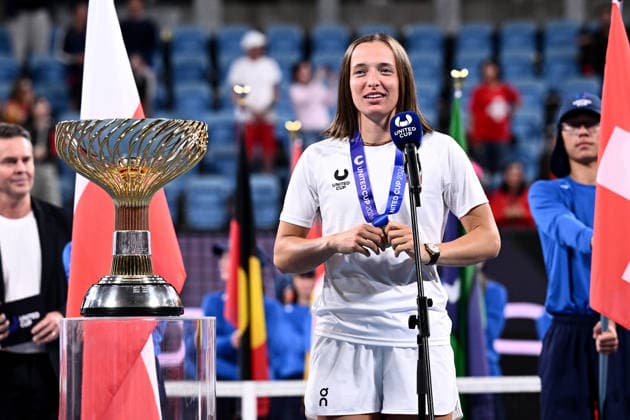 TENNIS UNITED CUP SYDNEY, Iga Swiatek of Team Poland speakjs after winning the 2026 United Cup final between Poland and Switzerland at Ken Rosewall Arena in Sydney, Sunday, January 11, 2026. ( NO ARCHIVING, EDITORIAL USE ONLY SYDNEY NEW SOUTH WALES AUSTRALIA  Copyright: xDANxHIMBRECHTSx 20260112161751916828