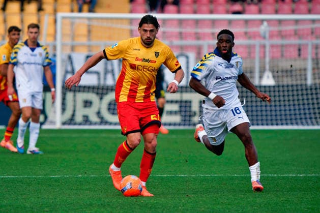 Santiago Pierotti of US Lecce and Mandela Keita of Parma Calcio during US Lecce vs Parma Calcio, Italian soccer Serie A match in Lecce, Italy, January 11 2026  Copyright: xEmmanuelexMastrodonato IPAxSportx xipa-agency.netx xx IPA_69929640 IPA_Agency_IPA69929640