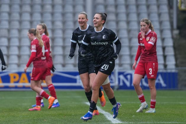 Leela Egli SC Freiburg, 20 goal celebration, emotions, jubilation, goal success, conclusion, goal, Germany, football, GooglePixel Womens Bundesliga, test match, 2025 2026, SC Freiburg vs VfB Stuttgart, 11 01 2026, Dreisamstadion, Freiburg, Germany DFB REGULATIONS PROHIBIT ANY USE OF PHOTOGRAPHS AS IMAGE SEQUENCES AND OR QUASI VIDEO Freiburg Dreisamstadion Baden Wuerttemberg Germany Copyright: xArnexAmbergx
