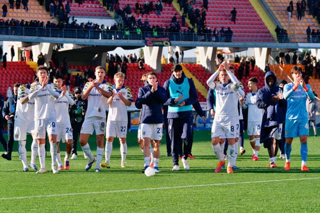 CALCIO - Serie A - US Lecce vs Parma Calcio players of Parma Calcio celebrates the victory during US Lecce vs Parma Calcio, Italian soccer Serie A match in Lecce, Italy, January 11 2026 Lecce Italy  Copyright: xIPAxSport ABACAx