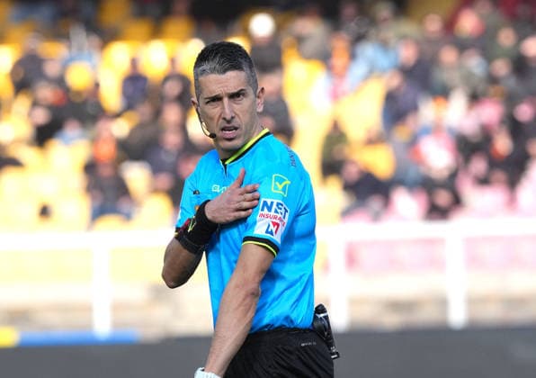 US Lecce v Parma Calcio 1913 - Serie A Referee Matteo Marcenaro officiates the Serie A match between US Lecce and Parma Calcio 1913 in Lecce, Italy, on January 11, 2026. Lecce Italy  Copyright: xGabrielexMaricchiolox originalFilename:maricchiolo-usleccev260111_np4aD.jpg