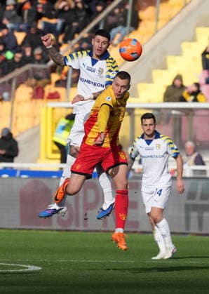 US Lecce v Parma Calcio 1913 - Serie A Nikola Stulic of US Lecce plays during the Serie A match between US Lecce and Parma Calcio 1913 in Lecce, Italy, on January 11, 2026. Lecce Italy  Copyright: xGabrielexMaricchiolox originalFilename:maricchiolo-usleccev260111_np5ct.jpg