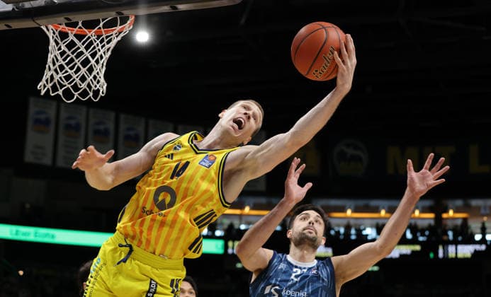 Martynas Echodas on the ball, Mateo Seric duel Game scene Action Sport Basketball BBL Bundesliga Men 15 Matchday Season 2025 2026 11 01 2026 ALBA Berlin vs MLP Academics Heidelberg