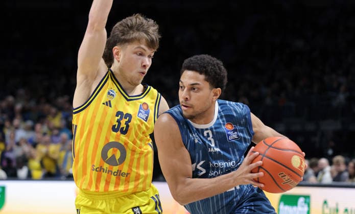 Kevin McClain on the ball, Bennet Hundt duel Game scene Action Sport Basketball BBL Bundesliga Men 15 Matchday Season 2025 2026 11 01 2026 ALBA Berlin vs MLP Academics Heidelberg