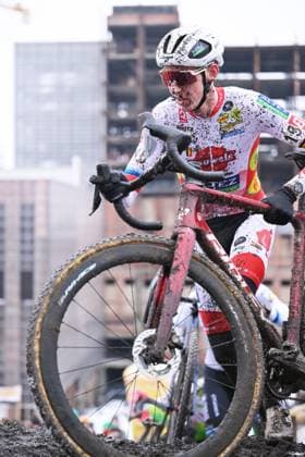 Belgian Michael Vanthourenhout pictured in action during the Elite men race at the Belgian Cyclocross Championships in Beringen on Sunday 11 January 2026. DAVIDxPINTENS  x155150415x