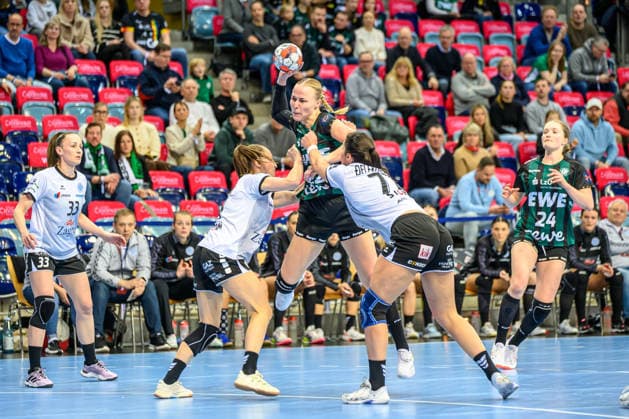 Handball Women EHF European League EL Women Group Phase Season 2025 2026 VfL Oldenburg vs HC Lokomotiva Zagreb 10 01 2026 Röpcke, Lotta 22, VfL Oldenburg