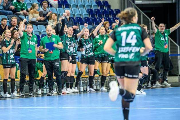 Handball Women EHF European League EL Women Group Phase Season 2025 2026 VfL Oldenburg vs HC Lokomotiva Zagreb 10 01 2026 The VfL Oldenburg team is happy about a goal