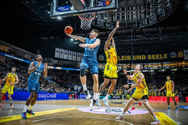 Basketball Berlin 11 01 2026 Season 2025 2026 EasyCredit BBL 1 Bundesliga Men, Men Alba Berlin MLP Academics Heidelberg Dusan Neskovic Heidelberg, No 07 J wan Roberts Alba Berlin, No 13