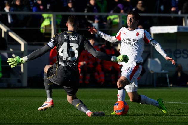 Fußball, Italien, AC Florenz - AC Mailand David de Gea of ACF Fiorentina saves on Christian Pulisic of AC Milan during the Serie A football match between ACF Fiorentina and AC Milan at Artemio Franchi stadium in Florence (Italy), January 11, 2026. andreaxstaccioli