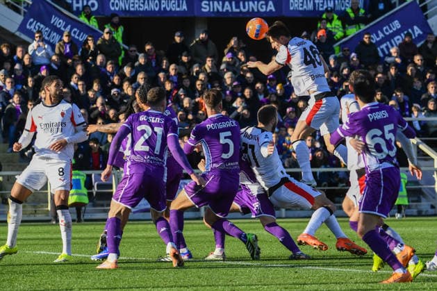 header of Matteo Gabbia (Milan) in Fiorentina s area during ACF Fiorentina vs AC Milan, Italian soccer Serie A match in Florence, Italy, January 11 2026  Copyright: xFabioxFagiolini IPAxSportx xipa-agency.netx xx IPA_69934799 IPA_Agency_IPA69934799