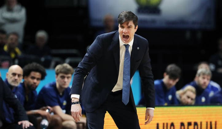 Coach Pedro Calles gives instructions Upper body action Sport Basketball BBL Bundesliga Men 15 Matchday Season 2025 2026 11 01 2026 ALBA Berlin vs MLP Academics Heidelberg