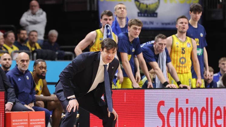 Coach Pedro Calles tense Single image Crop action Sport Basketball BBL Bundesliga Men 15 Matchday Season 2025 2026 11 01 2026 ALBA Berlin vs MLP Academics Heidelberg