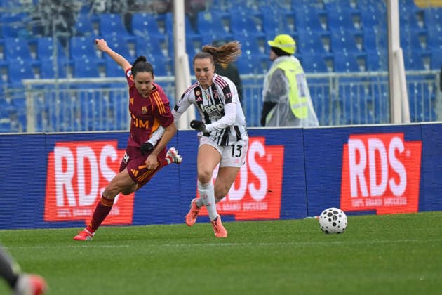 Viens ROma e Walti Juventus durante la partita di Supercoppa Woman Juventus e Roma allo stadio Giovanni Cornacchia di Pescara, Italia - Domenica 11 Gennaio 2026. - Calcio. (Foto di Fabio Urbini Lapresse)  Copyright: xFabioxUrbini LaPressex