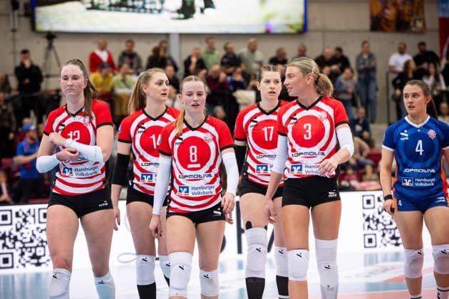 Hannah Ammerman ETV Hamburger Volksbank Volleys, 12 , Fiona Dittmann ETV Hamburger Volksbank Volleys, 14 , Zoe Konjer ETV Hamburger Volksbank Volleys, 08 , Louisa Krams ETV Hamburger Volksbank Volleys, 17 , Lina Koester ETV Hamburger Volksbank Volleys, 03 , Sarah Stiriz ETV Hamburger Volksbank Volleys, 04 , visibly disappointed after losing the set GER, Allianz MTV Stuttgart ETV Hamburger Volksbank Volleys, Volleyball Bundesliga, VBL, 2025 2026 season, 11 01 2026 GER, Allianz MTV Stuttgart ETV Hamburger Volksbank Volleys, Volleyball Bundesliga, VBL, 2025 2026 season, 11 01 2026 Stuttgart Copyright: xSandyxDinkelackerx EP_SDR