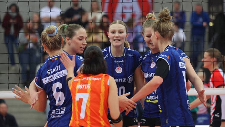 Stuttgart , Volleyball Bundesliga Allianz MTV Stuttgart vs ETV Hamburger Volksbank Volleys , Jubel Stuttgart , center Marie Steinhilber