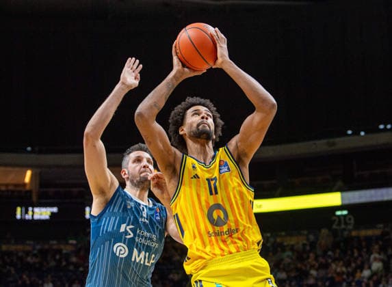 Basketball, Men, Season 2025 2026, easyCredit BBL 15 Matchday , Alba Berlin MLP Academics Heidelberg, v l Paul Zipser Heidelberg , Norris Agbakoko Alba , 11 01 2026, Copyright: xSebastianxRäppold MatthiasxKochx