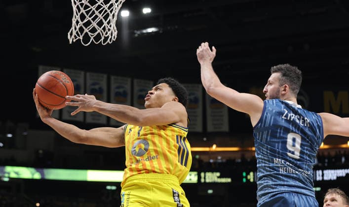 Jack Kayil on the ball, Paul Zipser duel Game scene Action Sport Basketball BBL Bundesliga Men 15 Matchday Season 2025 2026 11 01 2026 ALBA Berlin vs MLP Academics Heidelberg
