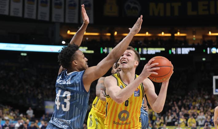 Eric Reed II, Malte Delow on the ball duel Game scene Action Sport Basketball BBL Bundesliga Men 15 Matchday Season 2025 2026 11 01 2026 ALBA Berlin vs MLP Academics Heidelberg