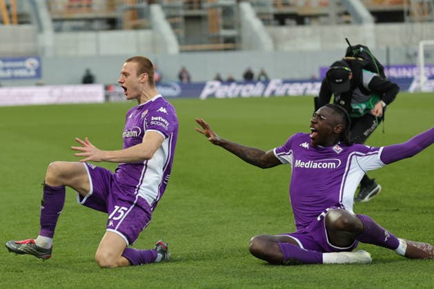 ACF Fiorentina v AC Milan - Campionato Serie A Pietro Comuzzo of ACF Fiorentina celebrates after scoring his team s goal during the Italian Serie A football match between ACF Fiorentina and AC Milan ,on January 11 ,2026 at the Artemio-Franchi stadium in Florence. Firenze FI Italy  Copyright: xAndreaxMartinix originalFilename:martini-acffiore260111_npf7g.jpg