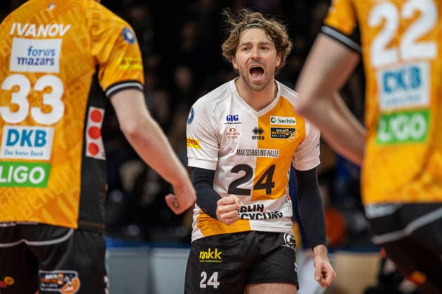 11 01 26, Berlin, Volleyball, Matchday 15, Berlin Recycling Volleys SWD Powervolleys Düren Kyle Dagostino BR Volleys is happy about the point win Berlin Recycling Volleys SWD Powervolleys Düren
