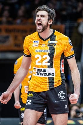 11 01 26, Berlin, Volleyball, Matchday 15, Berlin Recycling Volleys SWD Powervolleys Düren Jake Hanes BR Volleys is happy about the point win Berlin Recycling Volleys SWD Powervolleys Düren