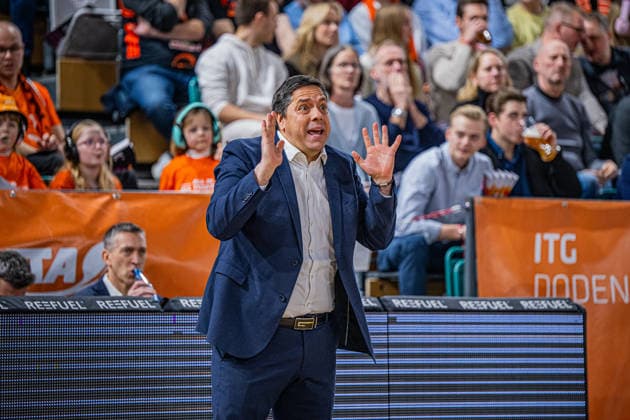1 Basketball Bundesliga, easyCredit BBL, Season 2025 2026, Men, Main Round, Matchday 15, 11 01 2026, RASTA Vechta Fitness First Würzburg Baskets Sasa Filipovski Head Coach Fitness First Würzburg Baskets during the game Vechta RASTA Dome Lower Saxony Germany