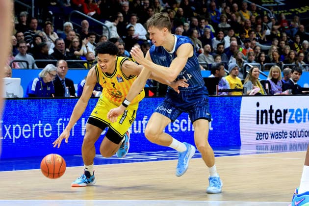 DEU, easyCredit BBL, ALBA vs MLP Academics Heidelberg, 11 01 2026, Uber Arena, Berlin, DEU, easyCredit BBL, ALBA vs MLP Academics Heidelberg, in the picture Jack Kayil ALBA Berlin 7 , Niklas Wuerzner Heidelberg 2 nordphotoxGmbHx xEngler nph00076