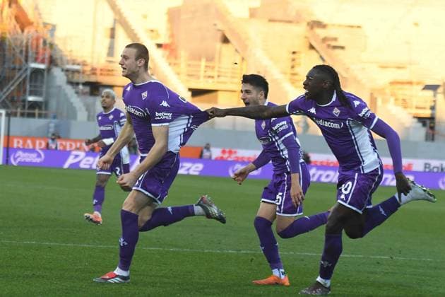 Foto IPP Giacomo Morini Firenze 11 01 2026 Campionato di calcio di serie A 2025 2026 Acf Fiorentina vs Ac Milan. nella foto: Pietro Comuzzo esulta con i compagni dopo aver segnato il gol del 1-0 italy ITALY  Copyright: xR4924_italyphotopressx