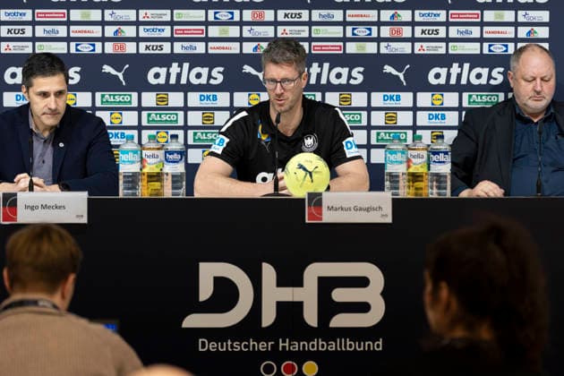 Men s Handball International Germany vs Croatia, 11 01 2026 HANNOVER, GERMANY JANUARY 11 Markus Gaugisch extends his contract with the DHB as women s national coach during the match between Men s Handball International Germany vs Croatia at ZAG Arena on January 11, 2026 in Hannover, Germany Copyright: xBEAUTIFULxSPORTS KennyxBeelex