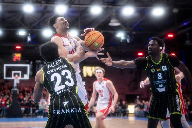 Barmer 2 Basketball Bundesliga ProA Rheinstars Koeln vs BBC Bayreuth, 11 01 26 Cologne, 11 01 26 Justin Onyejiaka RheinStars Cologne, 22, SF , Kevaughn Allen BBC Bayreuth, 23 , Nat Diallo BBC Bayreuth, 8 during the Barmer 2 Basketball Bundesliga ProA Rheinstars Koeln vs BBC Bayreuth game at Motor World in Cologne Copyright: xBEAUTIFULxSPORTS AxelxKohringx