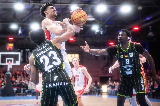 Barmer 2 Basketball Bundesliga ProA Rheinstars Koeln vs BBC Bayreuth, 11 01 26 Cologne, 11 01 26 Justin Onyejiaka RheinStars Cologne, 22, SF , Kevaughn Allen BBC Bayreuth, 23 , Nat Diallo BBC Bayreuth, 8 during the Barmer 2 Basketball Bundesliga ProA Rheinstars Koeln vs BBC Bayreuth game at Motor World in Cologne Copyright: xBEAUTIFULxSPORTS AxelxKohringx