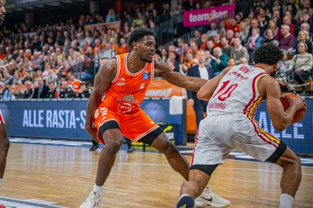 1 Basketball Bundesliga, easyCredit BBL, Season 2025 2026, Men, Main Round, 15 Matchday, 11 01 2026, RASTA Vechta Fitness First Würzburg Baskets TJ Bamba 5 RASTA Vechta in action Vechta RASTA Dome Lower Saxony Germany