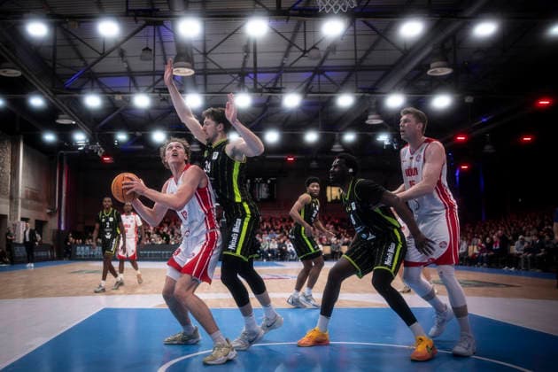 Barmer 2 Basketball Bundesliga ProA Rheinstars Koeln vs BBC Bayreuth, 11 01 26 Cologne, 11 01 26 Adam John Paige RheinStars Cologne, 13, PF , Willem Brandwijk BBC Bayreuth, 39 , Nat Diallo BBC Bayreuth, 8 , Björn Rohwer RheinStars Cologne, 15, C during the Barmer 2 Basketball Bundesliga ProA Rheinstars Koeln vs BBC Bayreuth game at Motor World in Cologne Copyright: xBEAUTIFULxSPORTS AxelxKohringx