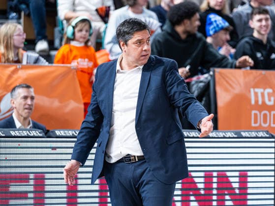 Sasa Filipovski Fitness First Wuerzburg Baskets, Head Coach gives instructions RASTA Vechta vs Fitness First Wuerzburg Baskets, Basketball, easyCredit Basketball Bundesliga, Matchday 15, Season 2025 2026, 11 01 2026 RASTA Vechta vs Fitness First Wuerzburg Baskets, Basketball, easyCredit Basketball Bundesliga, Matchday 15, Season 2025 2026, 11 01 2026 Vechta Copyright: xEibner-Pressefoto DamianxKruczynx EP_DKI