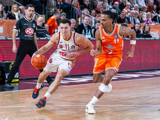 Brae Ivey Fitness First Wuerzburg Baskets, 11 in duel against Alonzo Verge Jr RASTA Vechta, 11 RASTA Vechta vs Fitness First Wuerzburg Baskets, Basketball, easyCredit Basketball Bundesliga, Matchday 15, Season 2025 2026, 11 01 2026 RASTA Vechta vs Fitness First Wuerzburg Baskets, Basketball, easyCredit Basketball Bundesliga, Matchday 15, Season 2025 2026, 11 01 2026 Vechta Copyright: xEibner-Pressefoto DamianxKruczynx EP_DKI
