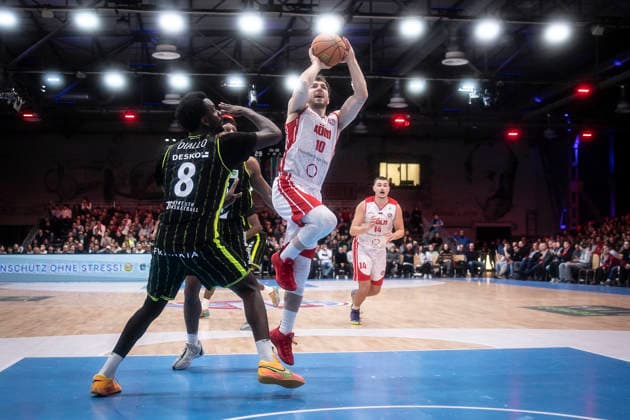 Barmer 2 Basketball Bundesliga ProA Rheinstars Cologne vs BBC Bayreuth, 11 01 26 Cologne, 11 01 26 Haris Hujic RheinStars Cologne, 10, SG , Nat Diallo BBC Bayreuth, 8 during the game of the Barmer 2 Basketball Bundesliga ProA Rheinstars Cologne vs BBC Bayreuth at the Motor World in Cologne Copyright: xBEAUTIFULxSPORTS AxelxKohringx