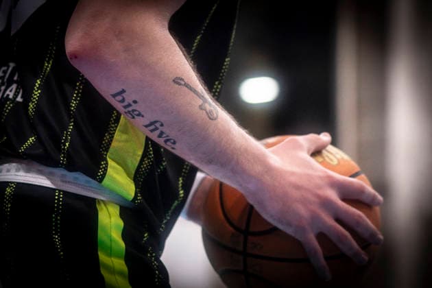 Barmer 2 Basketball Bundesliga ProA Rheinstars Koeln vs BBC Bayreuth, 11 01 26 Cologne, 11 01 26 Tattoo of a BBC Bayreuth player during the Barmer 2 Basketball Bundesliga ProA Rheinstars Koeln vs BBC Bayreuth match at Motor World in Cologne Copyright: xBEAUTIFULxSPORTS AxelxKohringx