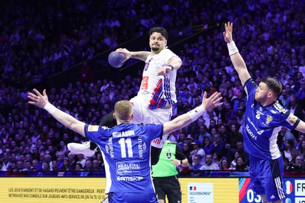 Handball, Länderspiel, Frankreich - Island HANDBALL : France Vs Islande - Tournoi de France - 11 01 2026 Elohim Prandi (France) Vs Bjarki Mar Elisson (Islande) - Ymir Gislason (Islande) ParisFrance  Copyright: xMichaelxBaucherx